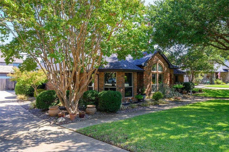 2906 River Crest Street, Grapevine TX 76051 - Photo 4