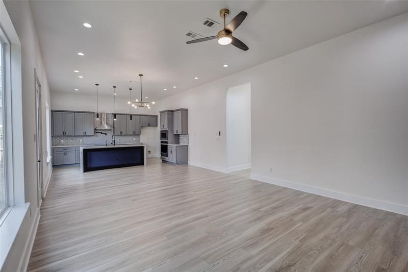 2501 Lenway Street, Dallas TX 75215 - Photo 11