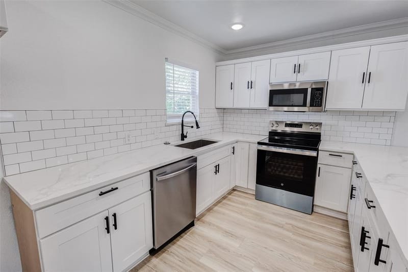 805 Crockett Street, Garland TX 75040 - Photo 13