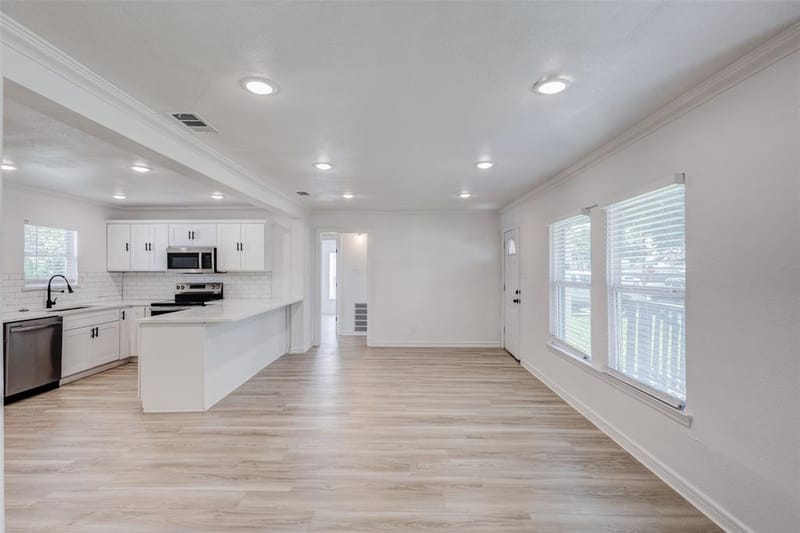 805 Crockett Street, Garland TX 75040 - Photo 10