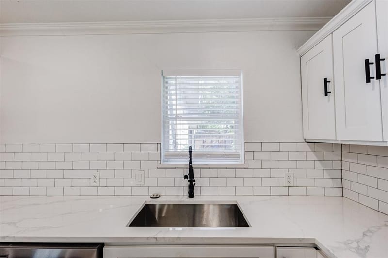 805 Crockett Street, Garland TX 75040 - Photo 15