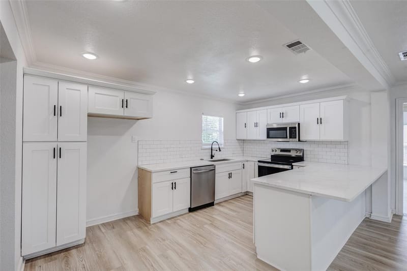 805 Crockett Street, Garland TX 75040 - Photo 11