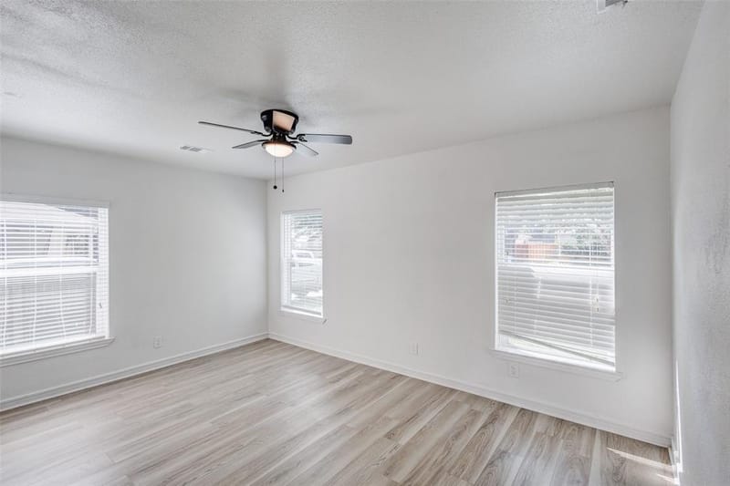 805 Crockett Street, Garland TX 75040 - Photo 4