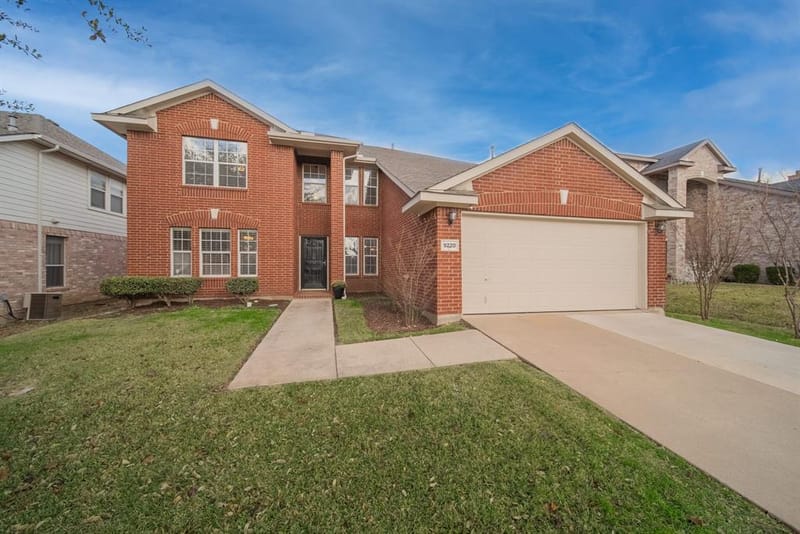 9220 Harrisburg Lane, McKinney TX 75071 - Photo 3