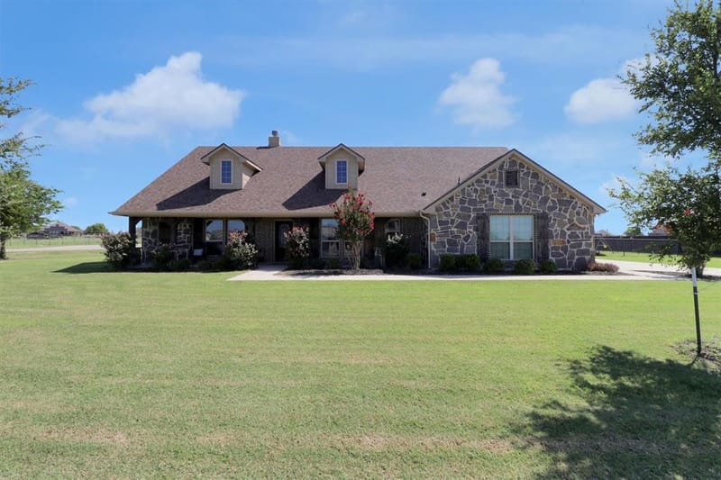 7818 Sagebrush Lane, Godley TX 76044 - Photo 2