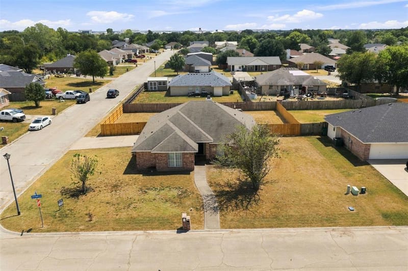220 Knight Lane, Lacy Lakeview TX 76705