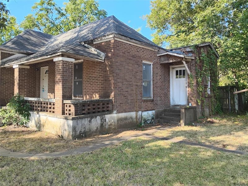 615 N Mirick Avenue, Denison TX 75020 - Photo 3