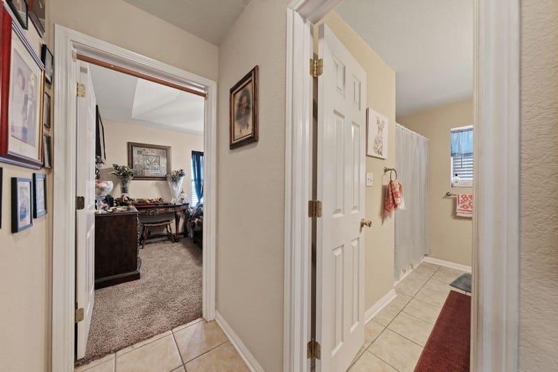 105 Topaz Circle, Hewitt TX 76643 - Photo 5