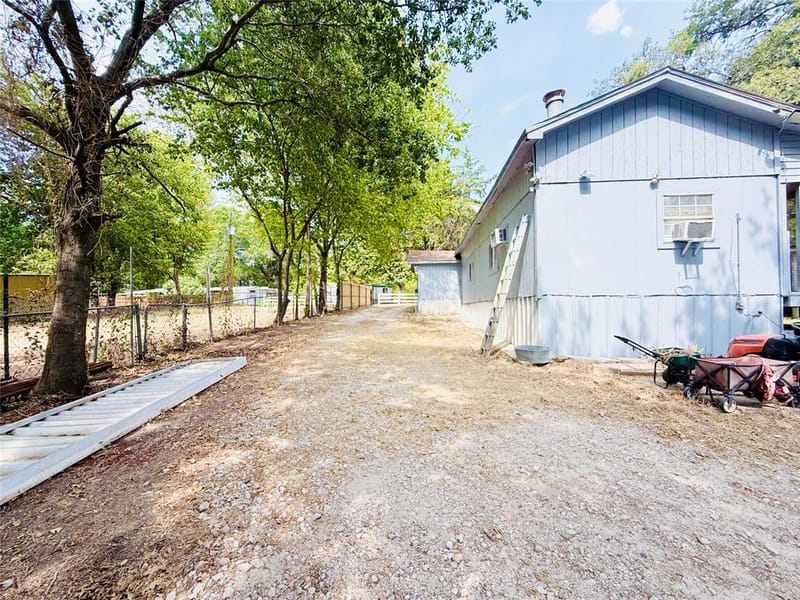 10042 Private Road 3815, Quinlan TX 75474 - Photo 9