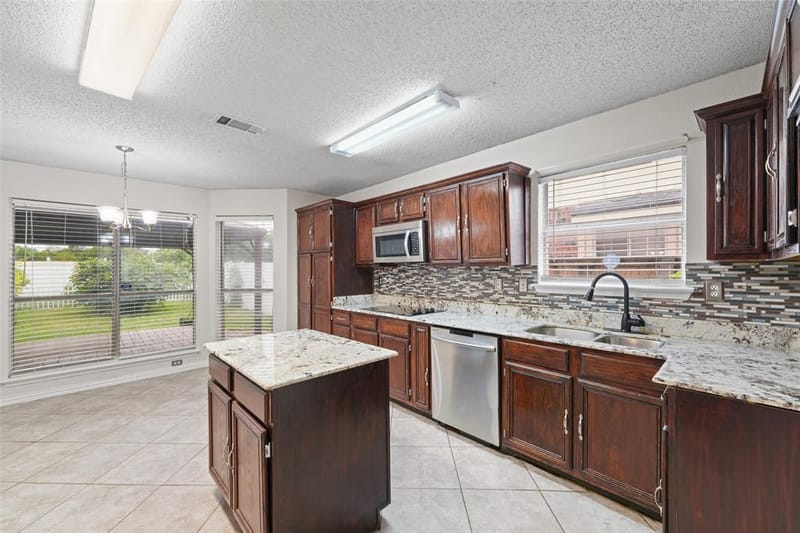 1521 Curtis Lane, Cedar Hill TX 75104 - Photo 8