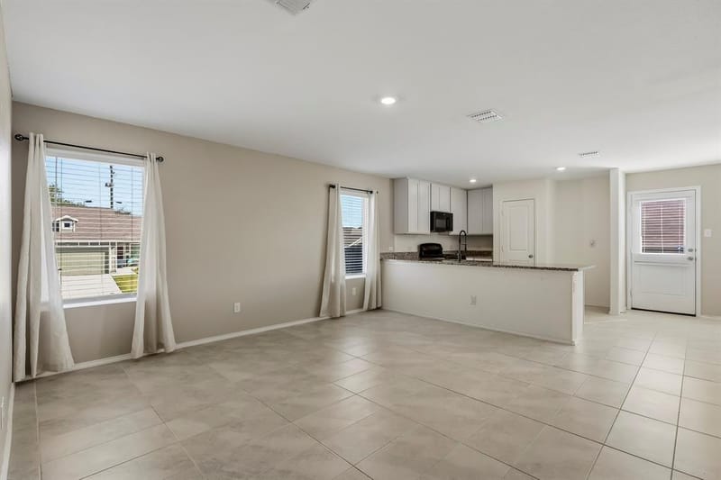 2901 Questa Street, Fort Worth TX 76119 - Photo 7