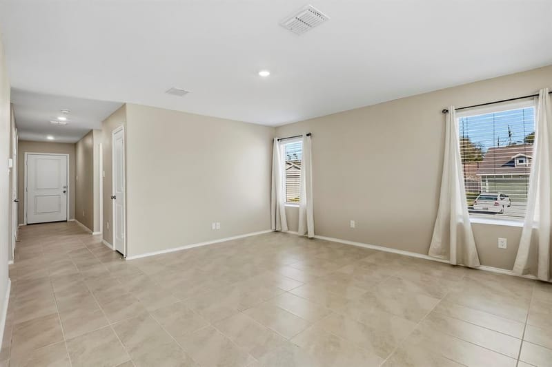 2901 Questa Street, Fort Worth TX 76119 - Photo 9