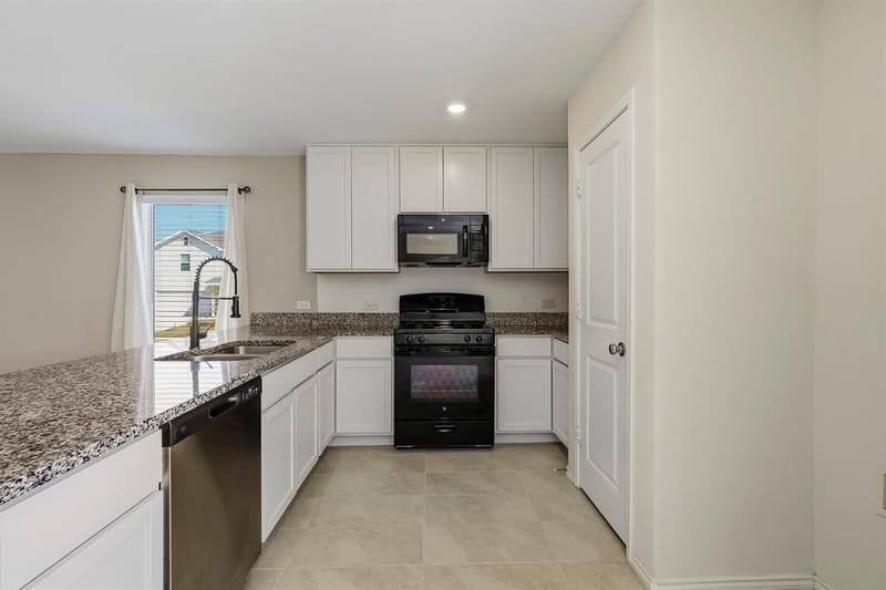 2901 Questa Street, Fort Worth TX 76119 - Photo 11