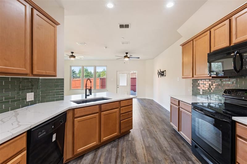 2656 Jacobson Drive, Lewisville TX 75067 - Photo 10