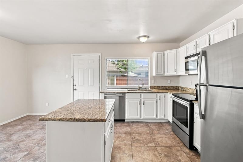 3914 Wheelwright Drive, Garland TX 75044 - Photo 10