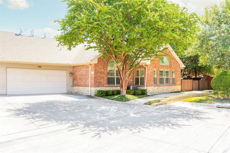 3241 Rosemeade Drive # 2010, Fort Worth TX 76116