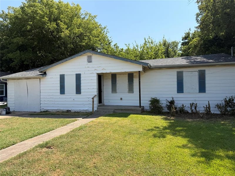1305 N Brents Avenue, Sherman TX 75090