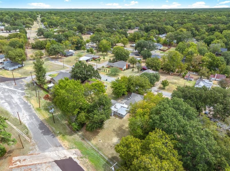 909 N Naid Street, Grand Saline TX 75140 - Photo 31