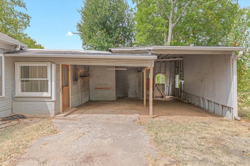 909 N Naid Street, Grand Saline TX 75140 - Photo 4