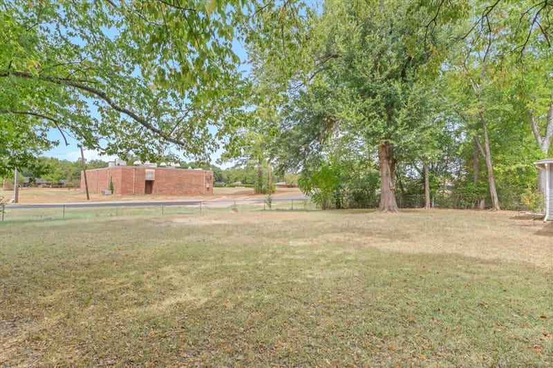 909 N Naid Street, Grand Saline TX 75140 - Photo 25