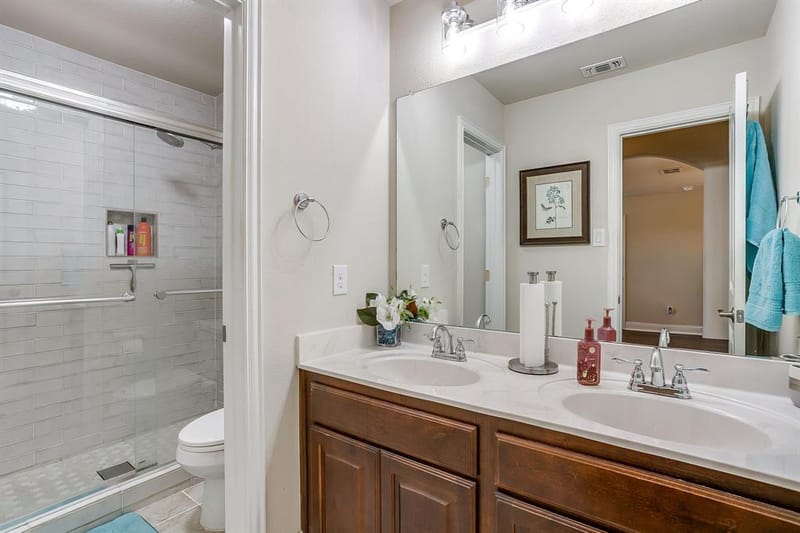 124 Lone Oak Drive, Crowley TX 76036 - Photo 33