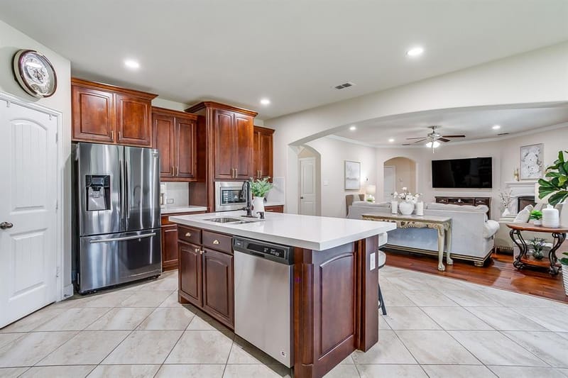 124 Lone Oak Drive, Crowley TX 76036 - Photo 14