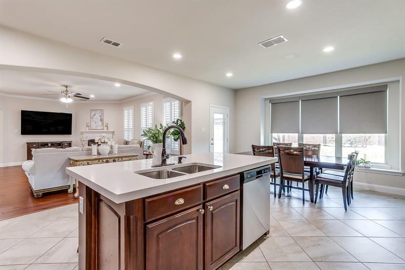 124 Lone Oak Drive, Crowley TX 76036 - Photo 15