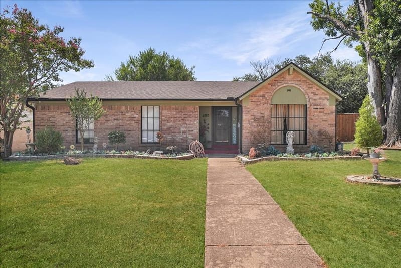 2710 Moonriver Lane, Farmers Branch TX 75234