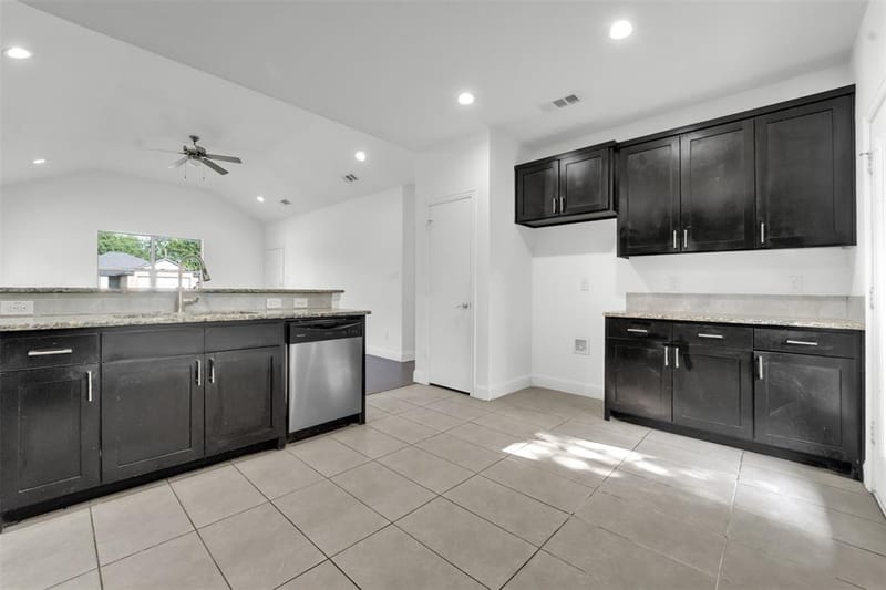 4902 Rimwood Drive, Balch Springs TX 75180 - Photo 8