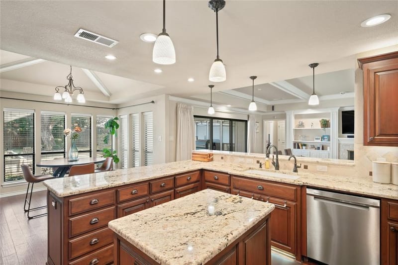 3005 Glasgow Drive, Arlington TX 76015 - Photo 9