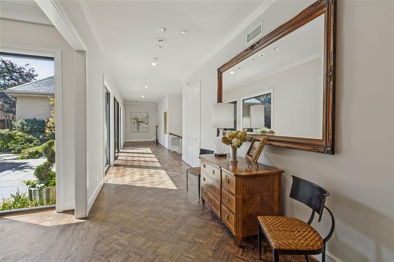 10 Saint Laurent Place, Dallas TX 75225 - Photo 2