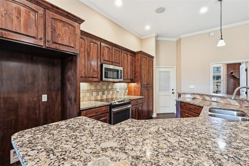 310 ROSEWOOD, Mount Pleasant TX 75455 - Photo 9