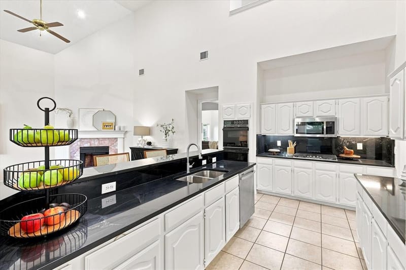 4661 Thanksgiving Lane, Plano TX 75024 - Photo 4