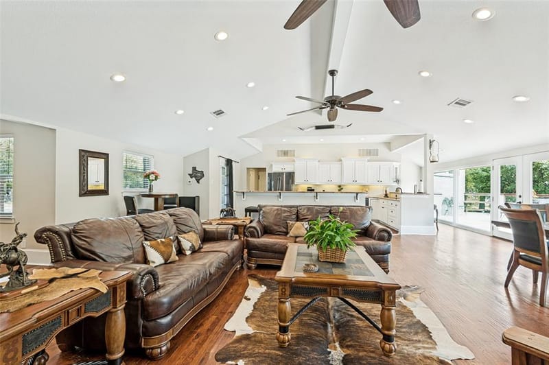 928 N Irving Heights Drive, Irving TX 75061 - Photo 10