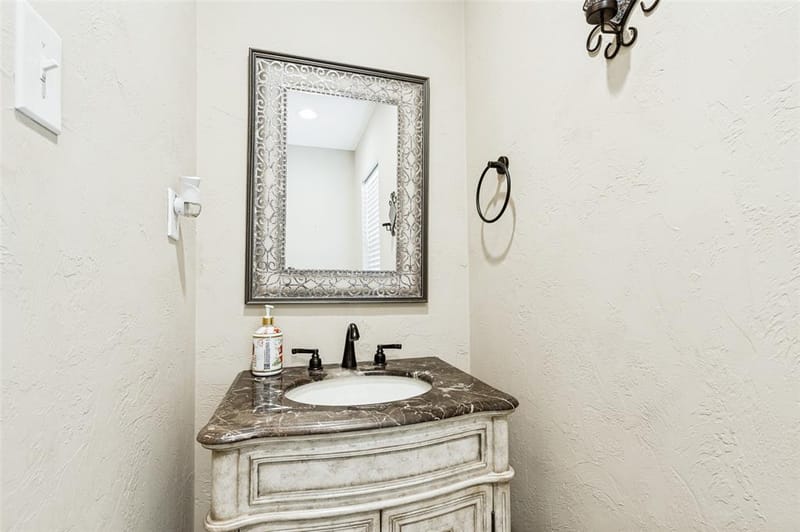 928 N Irving Heights Drive, Irving TX 75061 - Photo 18
