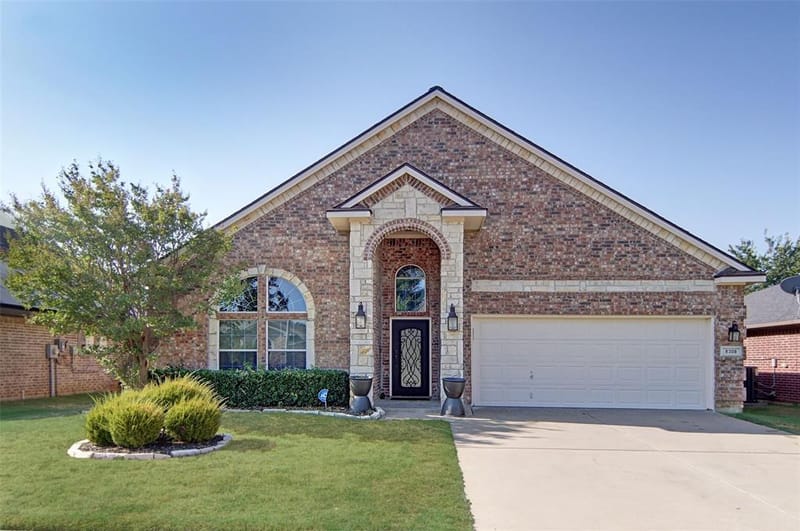 8308 Fall Crest Drive, Fort Worth TX 76053