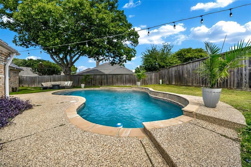 504 Quail Cove Court, Hurst TX 76054 - Photo 9