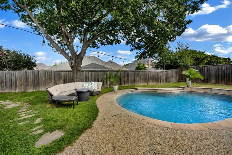 504 Quail Cove Court, Hurst TX 76054 - Photo 10