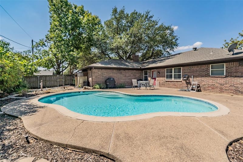 5500 Meadow Oak Street, North Richland Hills TX 76180 - Photo 2