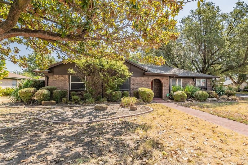 5500 Meadow Oak Street, North Richland Hills TX 76180 - Photo 3