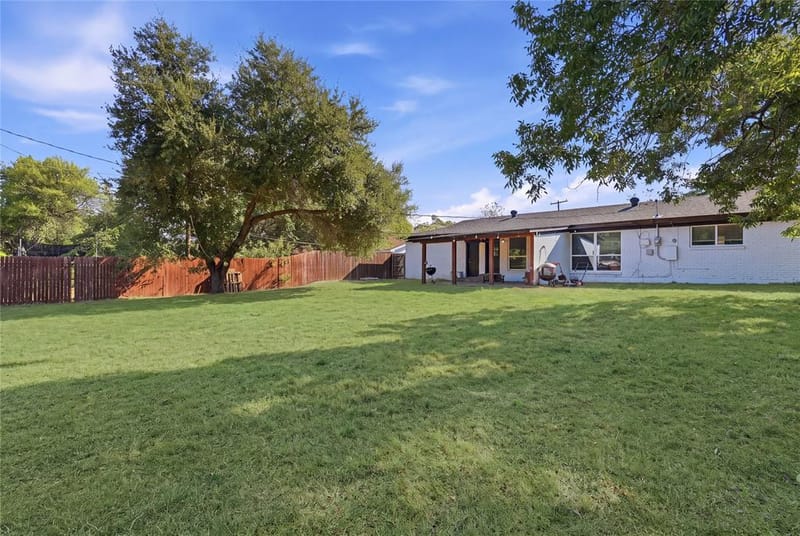 829 Lee Drive, Bedford TX 76022 - Photo 19