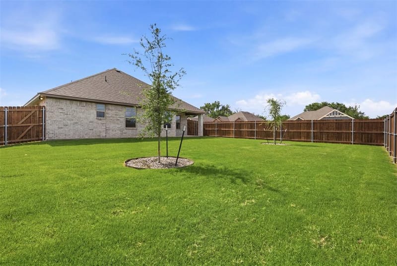 816 Haley Street, Springtown TX 76082 - Photo 36