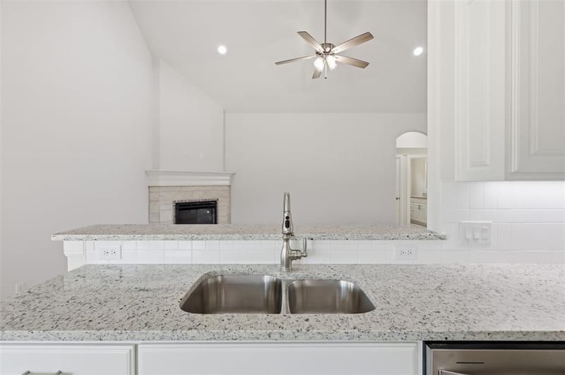 816 Haley Street, Springtown TX 76082 - Photo 9