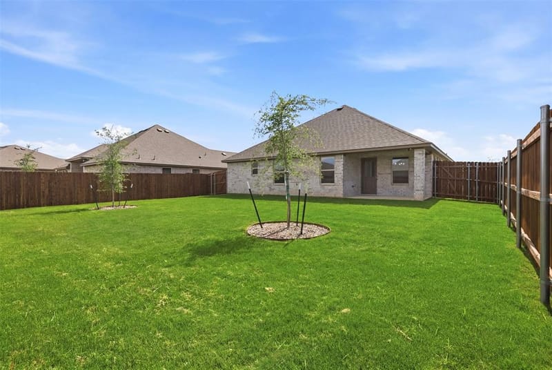 816 Haley Street, Springtown TX 76082 - Photo 38