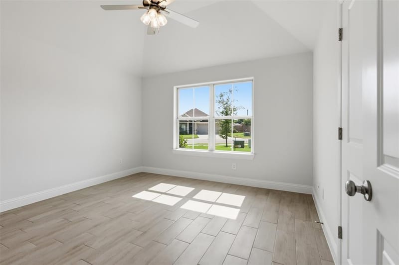 816 Haley Street, Springtown TX 76082 - Photo 31