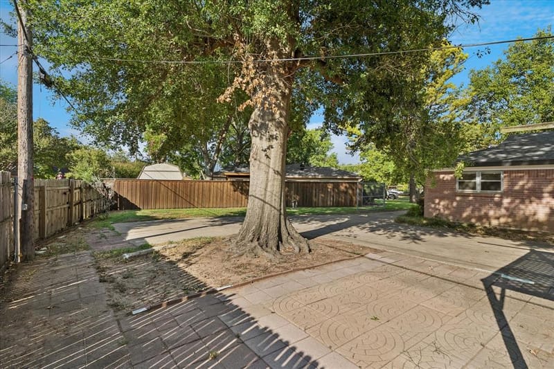 512 Brown Trail Court, Hurst TX 76053 - Photo 36