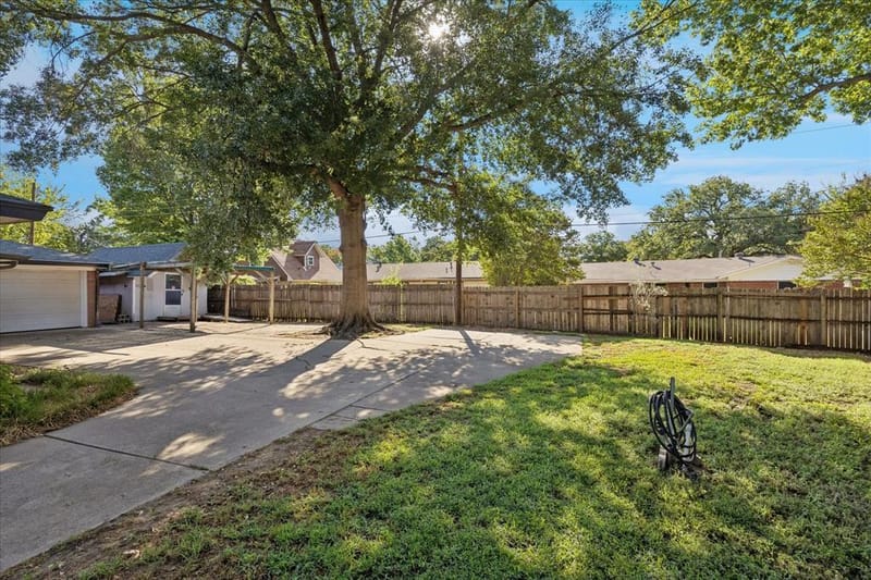 512 Brown Trail Court, Hurst TX 76053 - Photo 34