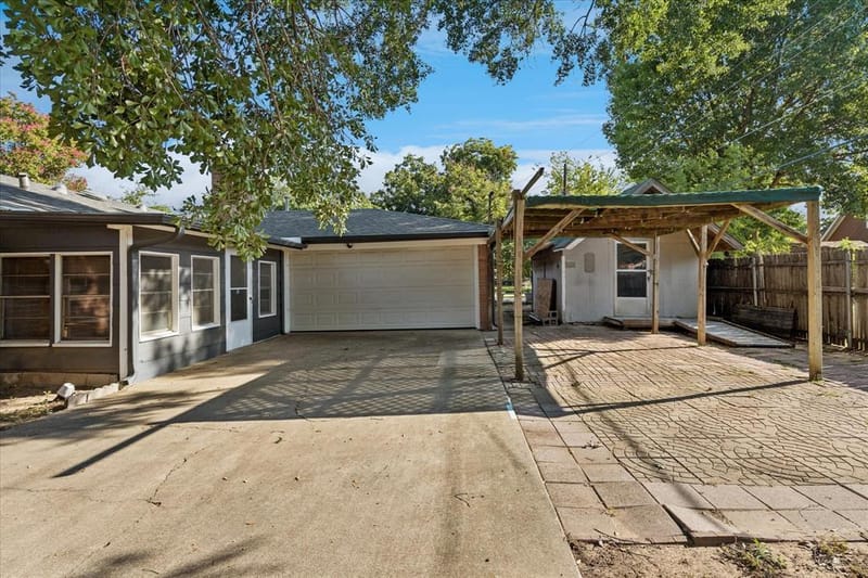 512 Brown Trail Court, Hurst TX 76053 - Photo 35