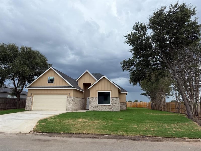 3247 Hillsdale Drive, Corsicana TX 75110 - Photo 2