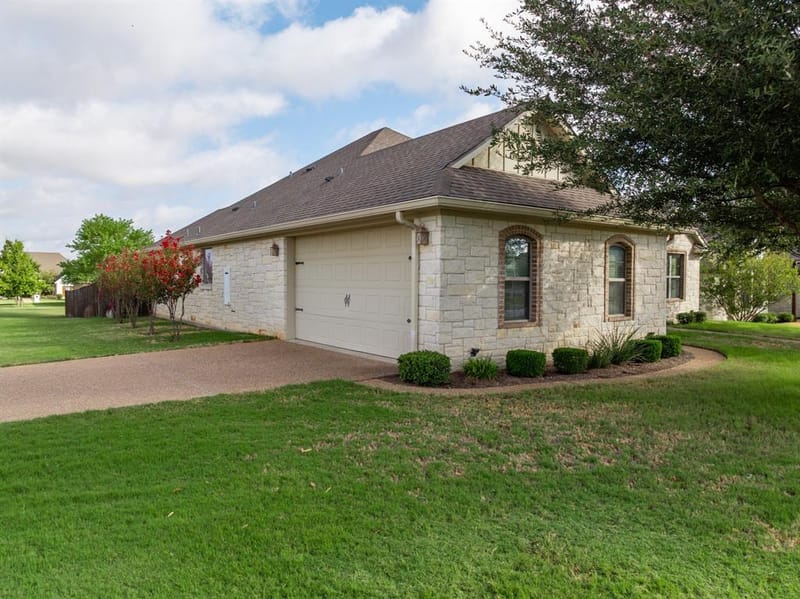 557 Perry Lane, Robinson TX 76706 - Photo 3